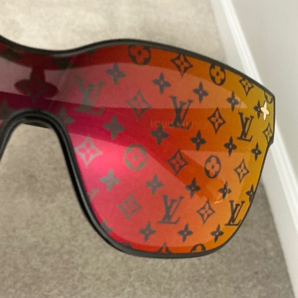 Louis Vuitton shadow square sunglasses